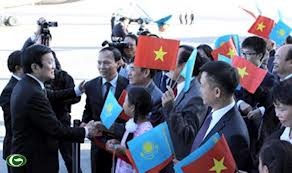 Presidente de Vietnam visita República de Kazajstán  - ảnh 1