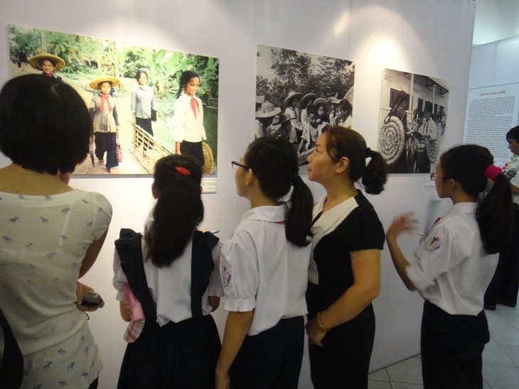 “Niños bajo guerra”- exposición de la memoria - ảnh 2