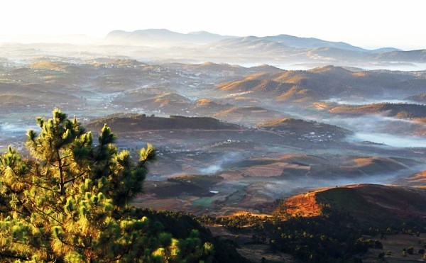 Descubrir la montaña Langbiang en Da Lat - ảnh 1