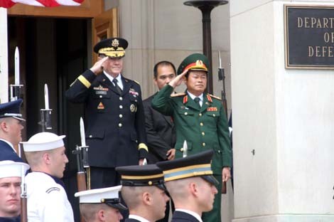 Vietnam y Estados Unidos fomentan la cooperación militar - ảnh 1