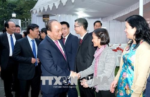 Premier vietnamita se reúne con compatriotas nacionales en la India - ảnh 1