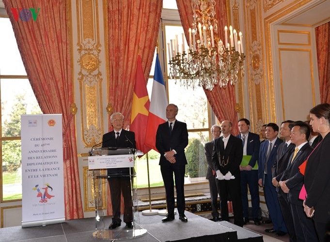 Conmemoran en París 45 aniversario de relaciones franco-vietnamitas - ảnh 1