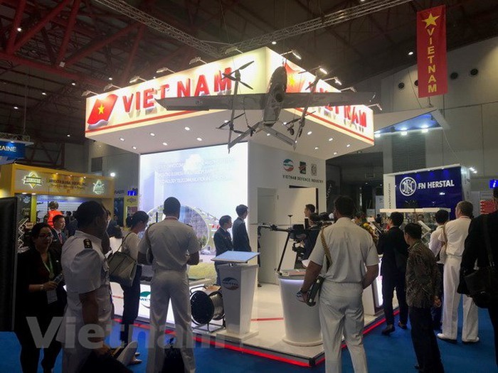 Vietnam participa en VIII Feria de Equipos Militares en Indonesia  - ảnh 1