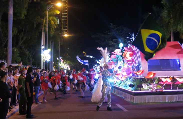 Da Nang hacia el desarrollo turístico asociado al Festival Internacional de Fuegos Artificiales - ảnh 1