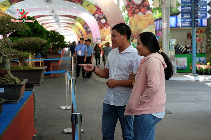 Inauguran en Ciudad Ho Chi Minh Festival Asia-Pacífico de Bonsái y Suiseki - ảnh 1