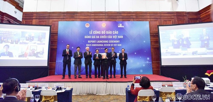 Estudio multidimensional, documento útil para el desarrollo socioeconómico de Vietnam - ảnh 1