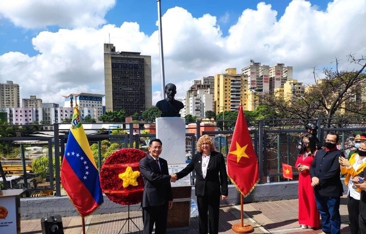 Vietnam conmemora la Fiesta Nacional en el extranjero  - ảnh 1