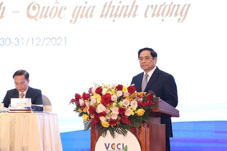 El primer ministro asiste al VII Congreso de la VCCI - ảnh 1