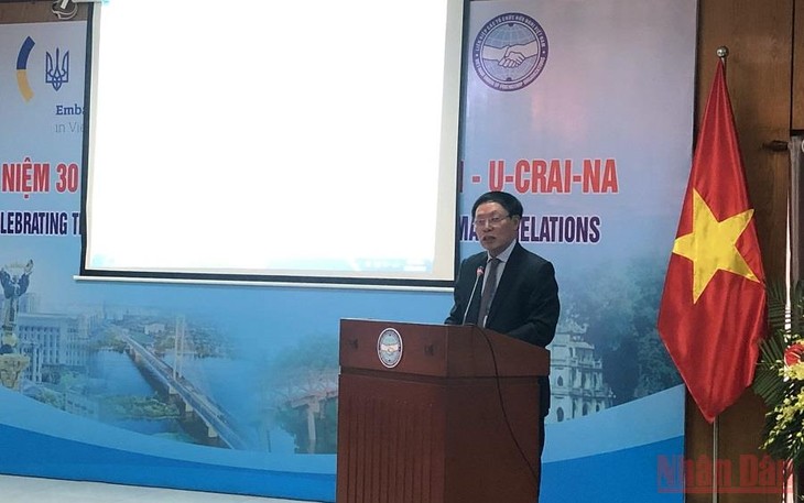 Celebración del 30 aniversario del establecimiento de relaciones diplomáticas entre Vietnam y Ucrania - ảnh 1