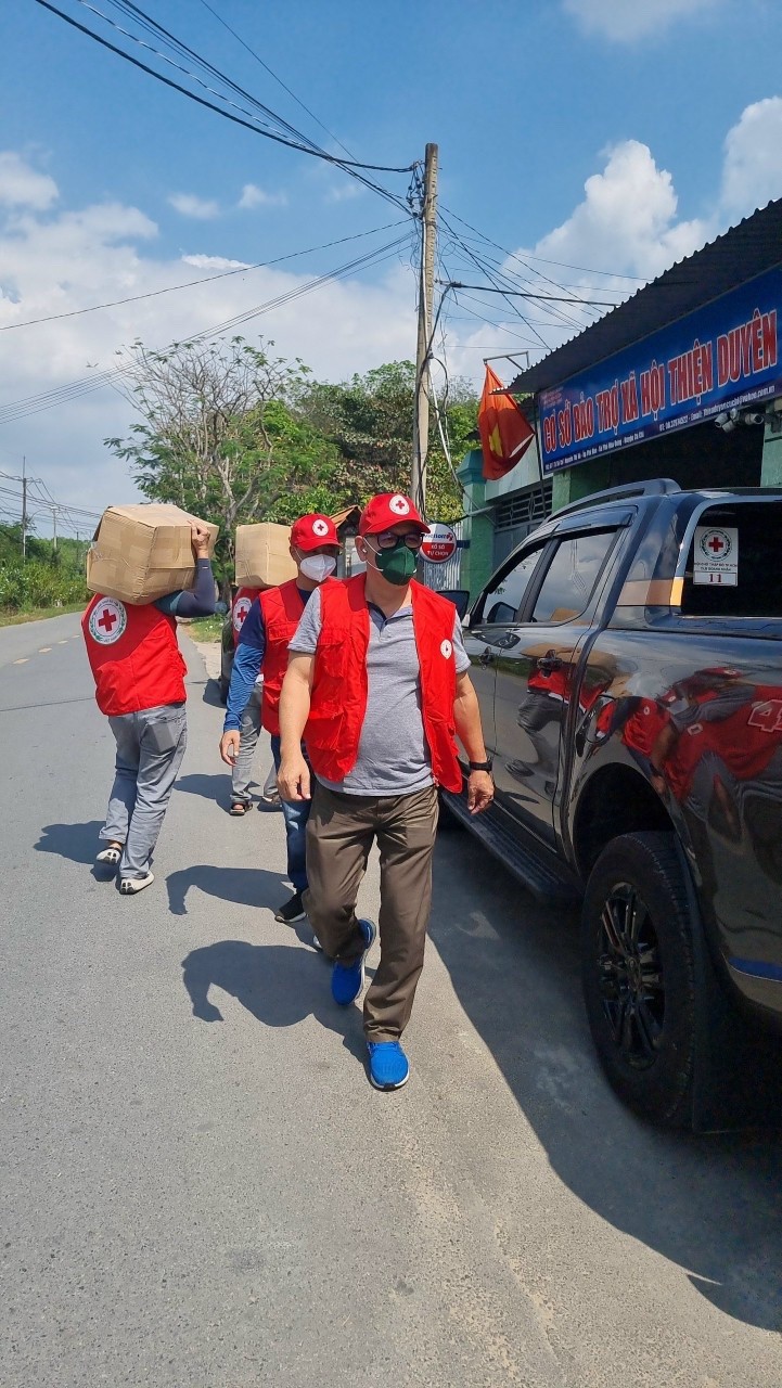 El empresario Nguyen Hoang Hiep y sus actividades sociales durante la pandemia - ảnh 2