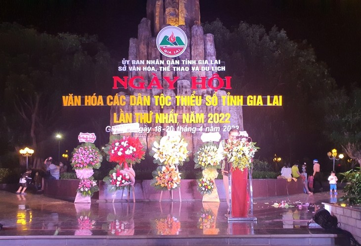 Inauguran el Festival Cultural de las Minorías Étnicas de Gia Lai - ảnh 1