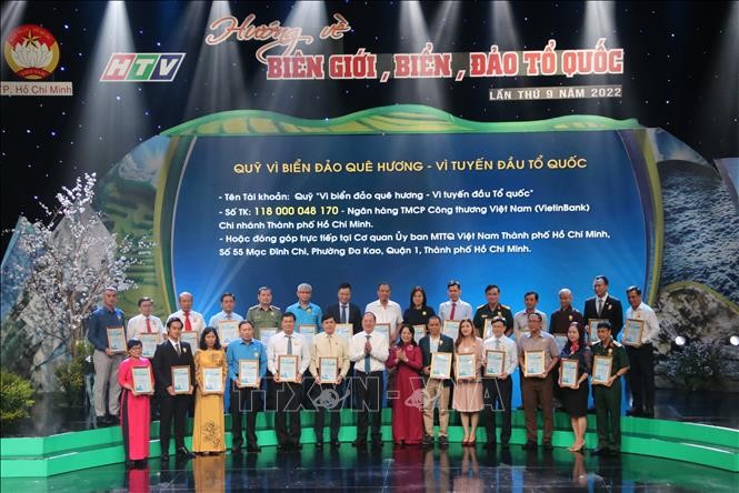 Celebran programa artístico para recaudar fondos al Fondo “Por el mar y las islas de Vietnam” - ảnh 1