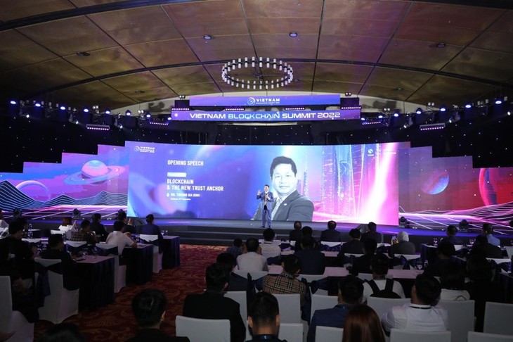 Inaugurada en Hanói la Cumbre de Blockchain Vietnam 2022 - ảnh 1