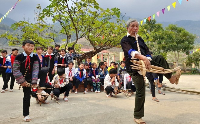 El arte de Khen en la vida espiritual de los Mong, en Yen Bai - ảnh 1