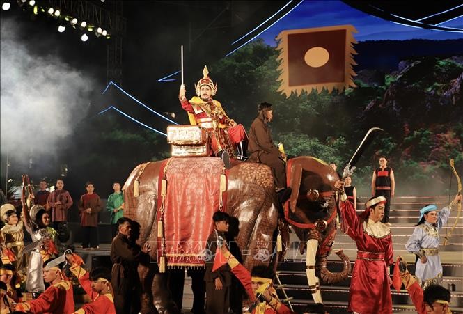 Ciudad Ho Chi Minh celebra el 235.° aniversario de la victoria de Ngoc Hoi-Dong Da - ảnh 1