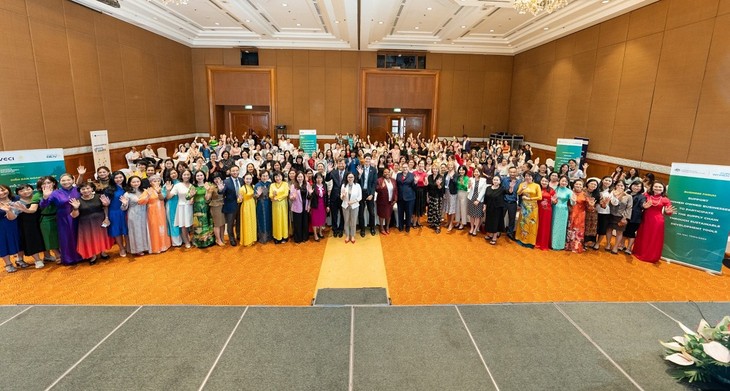 Celebran foro en apoyo a empresas propiedad de mujeres - ảnh 1