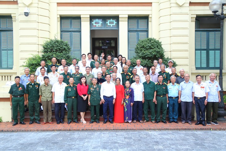 El 77.° aniversario  del Día de los Inválidos y Mártires de Guerra, ocasión especial para homenajear a los héroes revolucionarios - ảnh 1