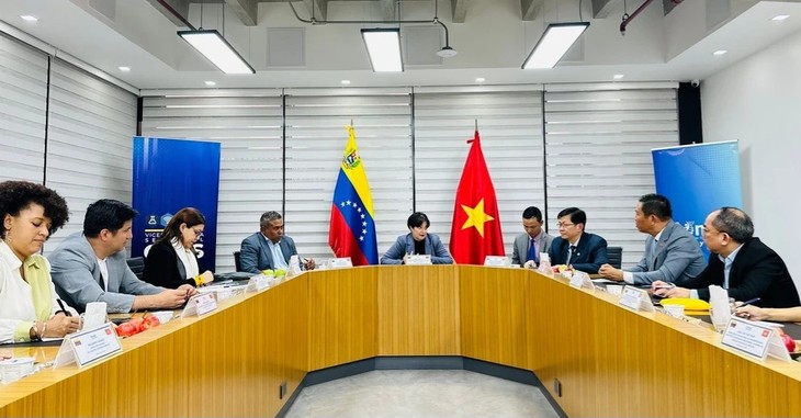 Venezuela aprecia políticas de Vietnam orientadas al desarrollo de la ciencia y tecnología - ảnh 1