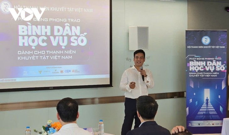 Apoyan a los jóvenes vietnamitas con discapacidad en el acceso a conocimientos sobre transformación digital - ảnh 1