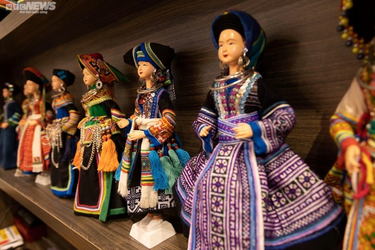 Artista vietnamita promueve la identidad cultural nacional a través de las muñecas  - ảnh 2