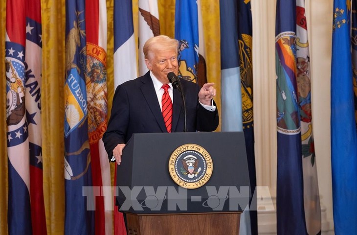 Trump revoca el acceso a información clasificada a Biden y sus asesores de seguridad  - ảnh 1