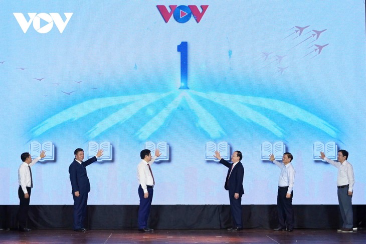 Presentan el libro “La Voz de Vietnam - 80 años de acompañamiento al país” - ảnh 1