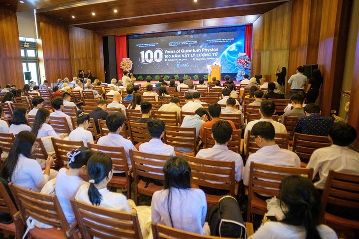 Ganador de premio Nobel 2012 participa en conferencia internacional sobre física cuántica en Vietnam - ảnh 2