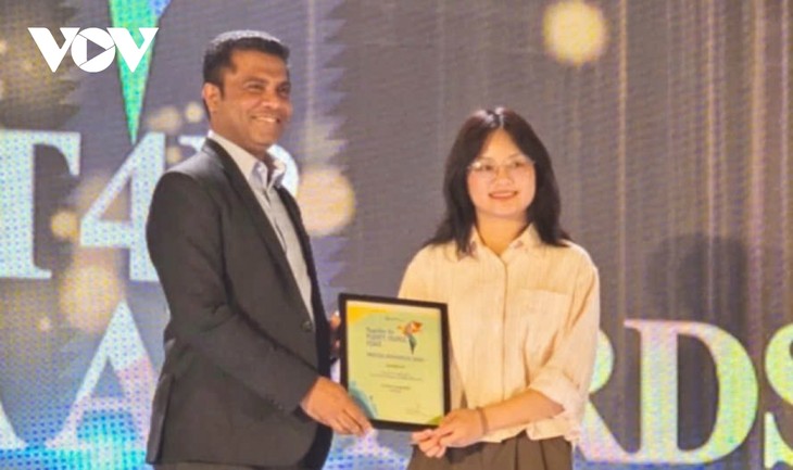 La Voz de Vietnam obtiene premios ABU-UNESCO T4P - ảnh 1