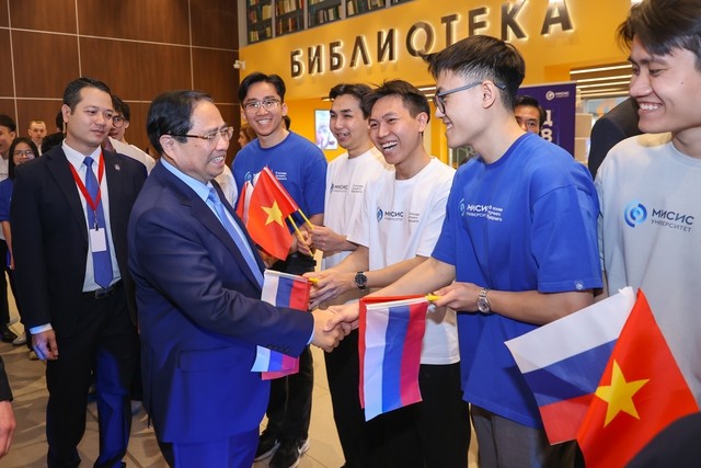 Primer Ministro de Vietnam visita la Universidad Nacional de Ciencia y Tecnología MISIS - ảnh 1