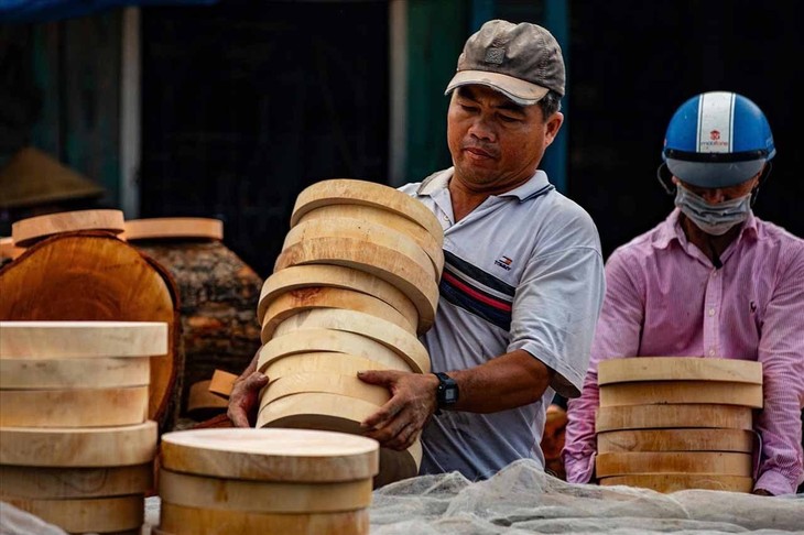 La aldea de las tablas de cortar de madera de Dinh An - ảnh 2