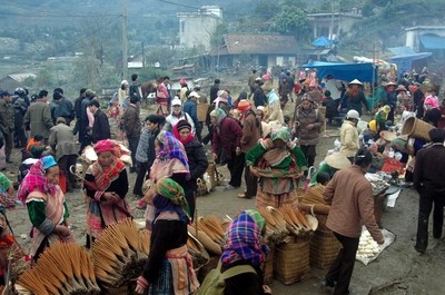 ตลาดนัด BacHa ในช่วงใกล้วันตรุษเต๊ด - ảnh 1