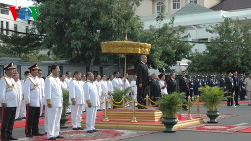 กัมพูชารำลึกวันชาติ - ảnh 1