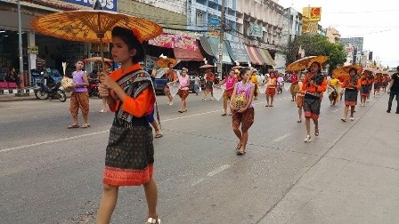 ปลายสัปดาห์นี้ที่ประเทศไทยจะมีวันมหามงคลเฉลิมพระชนมพรรษาขององค์ในหลวงของปวงชนชาวไทย 5 ธันวามหาราช - ảnh 3