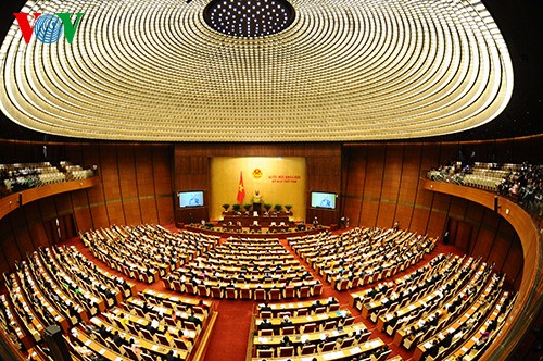 ที่ประชุมรัฐสภาหารือเกี่ยวกับร่างกฎหมายการเลือกตั้งสมาชิกรัฐสภาและสมาชิกสภาประชาชน - ảnh 1