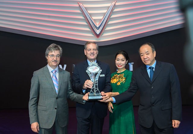 Vinfast ได้รับรางวัล “ดาวรุ่ง” ในงาน Paris Motorshow - ảnh 1