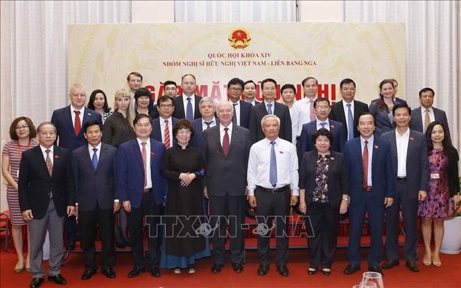 รองประธานสภาแห่งชาติ อวงจูลิว พบปะกับกลุ่มส.ส มิตรภาพเวียดนาม-รัสเซีย - ảnh 1