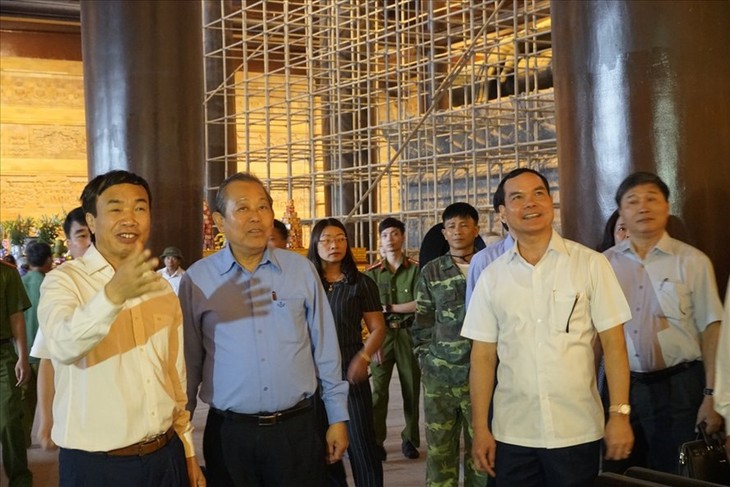 รองนายกรัฐมนตรี เจืองหว่าบิ่งห์ ลงพื้นที่ตรวจการเตรียมจัดงานวิสาขบูชาของสหประชาชาติ - ảnh 1