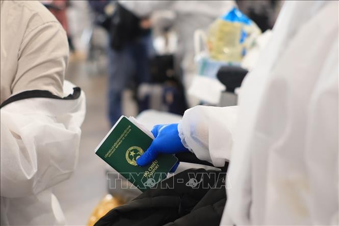 สำนักงานตัวแทนเวียดนามในสวิสเซอร์แลนด์อยู่เคียงข้างกับชุมชน - ảnh 1