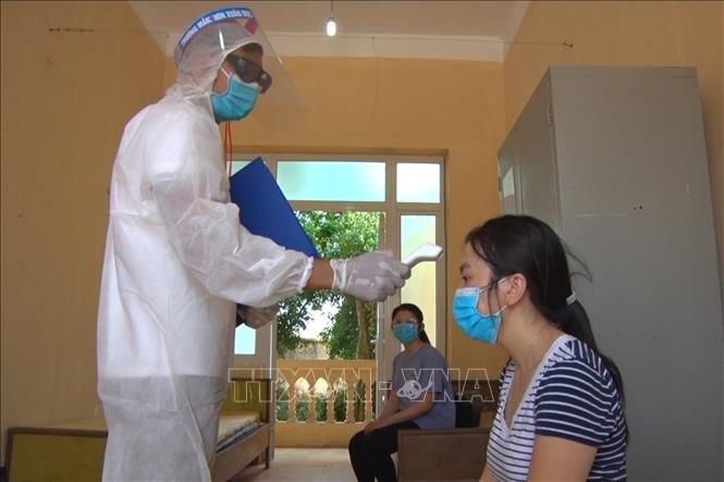 วันที่ 27 กรกฎคม เวียดนามพบผู้ติดเชื้อโรคโควิด-19 เพิ่มอีก 11 ราย - ảnh 1
