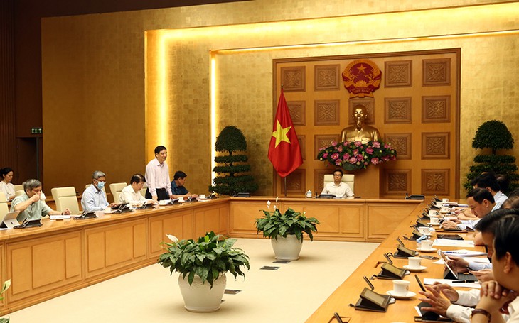 คาดว่า จะพบผู้ติดเชื้อโรคโควิด-19 รายใหม่ในจังหวัดและนครต่างๆ - ảnh 1