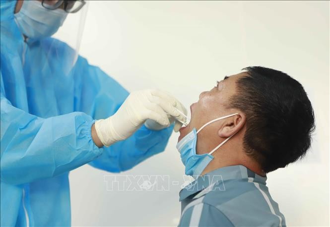วันที่ 14 มิถุนายน เวียดนามพบผู้ติดเชื้อรายใหม่เพิ่มอีก 272 ราย ส่วนทั่วโลกมีผู้ติดเชื้อสะสมกว่า 176.7 ล้านราย - ảnh 1