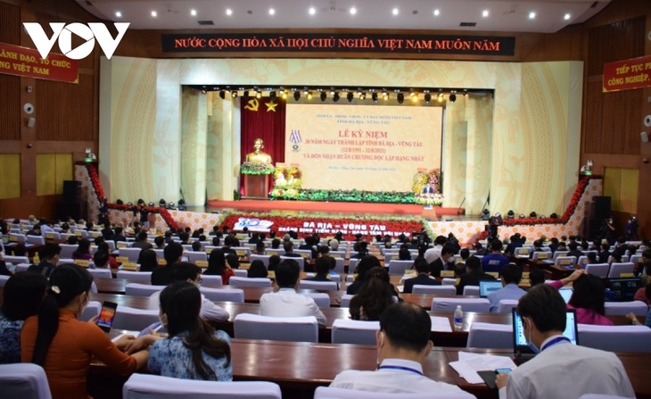 จังหวัดบ่าเหรียะหวุงเต่าส่งเสริมเกียติประวัติการปฏิวัติ พยายามบรรลุเป้าหมายต่างๆด้านเศรษฐกิจสังคม - ảnh 1