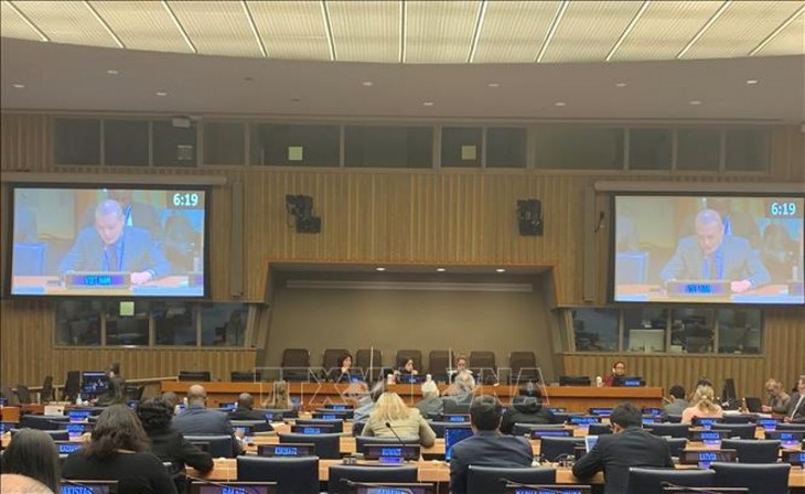 เวียดนามถือประชาชนเป็นศูนย์กลางในนโยบายการพัฒนาเศรษฐกิจและสังคมหลังการแพร่ระบาดของโควิด-19 และการพัฒนาที่ยั่งยืน - ảnh 1