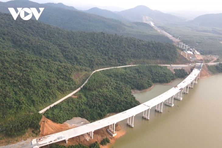 โครงการสำคัญๆ ในโอกาสรำลึกครบรอบ 50 ปีการรวมประเทศเป็นเอกภาพ - ảnh 2