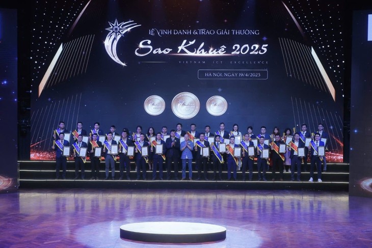 สถานประกอบการด้านเทคโนโลยีดิจิทัลพยายามเปลี่ยนแปลงใหม่อย่างมีความคิดสร้างสรรค์ในยุคใหม่ - ảnh 2