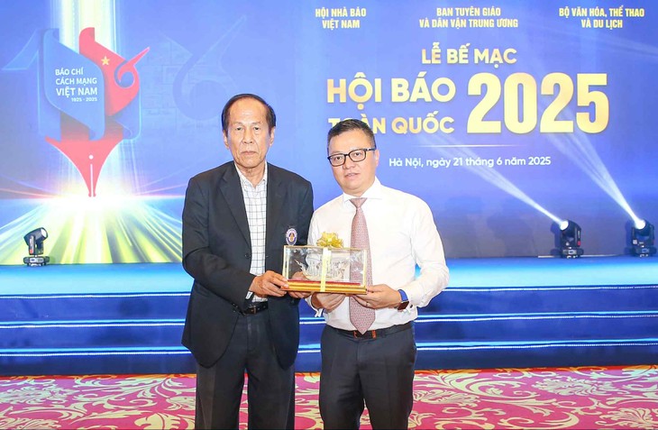 ท่านนคร วีระประวัติ ประธานสมาพันธ์สื่อมวลชนแห่งประเทศไทย (CTJ): กระชับความสัมพันธ์มิตรภาพผ่านสื่อมวลชนไทย-เวียดนาม  - ảnh 1