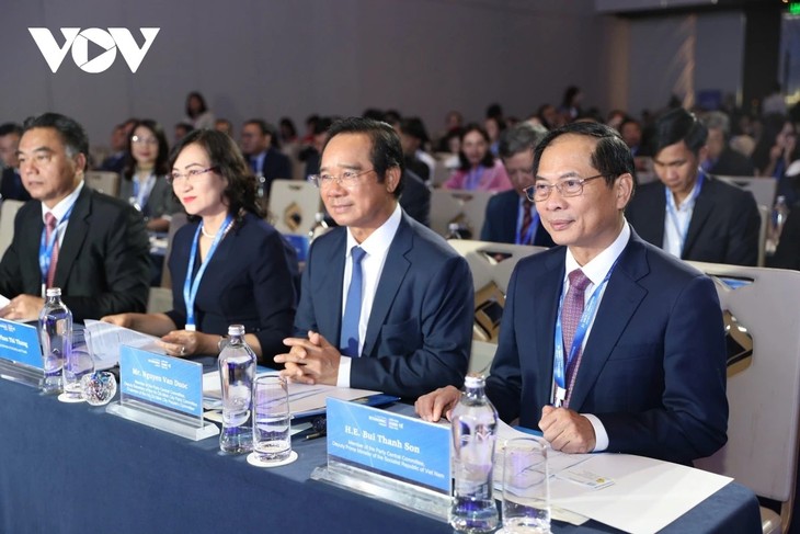 ฟอรั่มเศรษฐกิจฤดูใบไม้ร่วง 2025: ปลุกพลัง “เจเนอเรชั่นอัจฉริยะ” ในยุค AI - ảnh 1