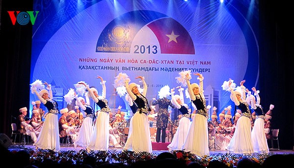 Kazakhstan culture featured in Vietnam - ảnh 1