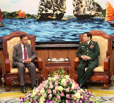 Defense Minister hails Indian Ambassador’s contributions - ảnh 1