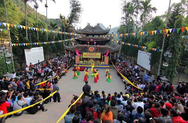 2.6 million tourists visit Hanoi during Tet - ảnh 1